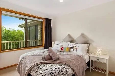 Spacious Modern Home Outstanding Views sleeps 9 Hobart Australia