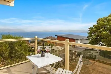 Spacious Modern Home Outstanding Views sleeps 9 Hobart Сasa de vacaciones