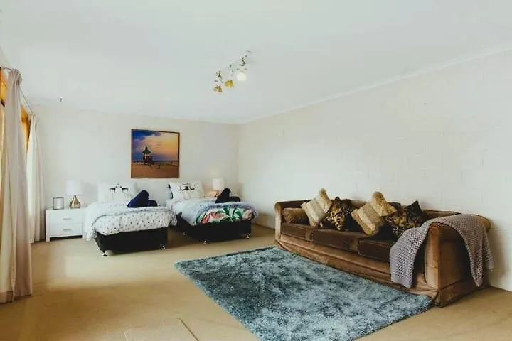 Spacious Modern Home Outstanding Views sleeps 9 Hobart Сasa de vacaciones